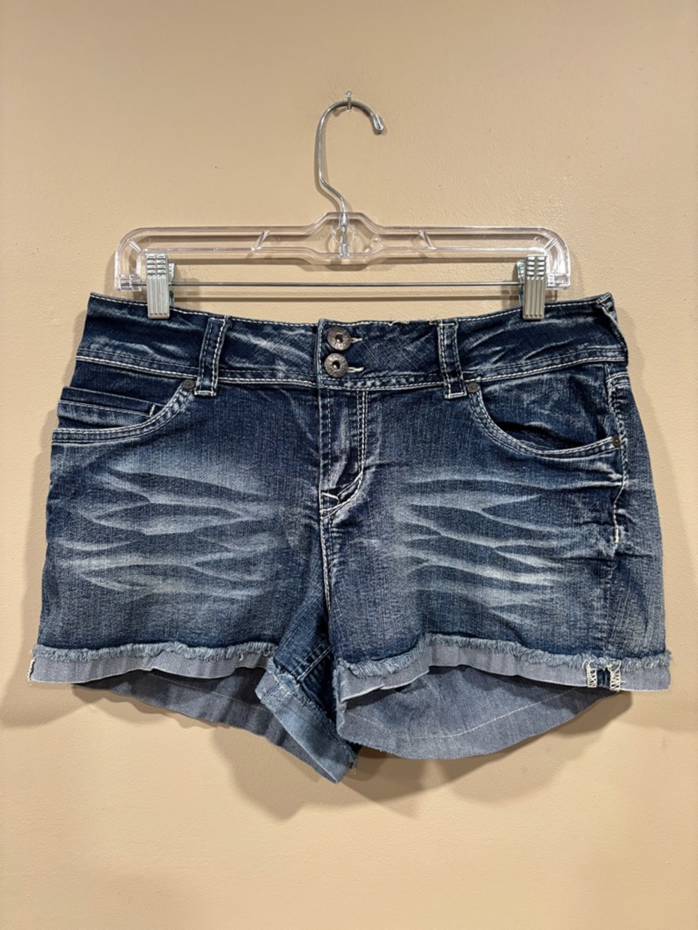 Wallflower Women’s Low Rise Denim Cuffed Shorts Size 13